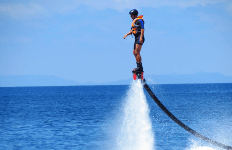 Flyboard vuela por propulsión a chorro